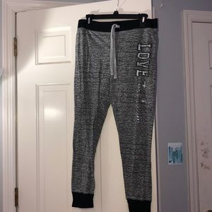 gray sweatpants